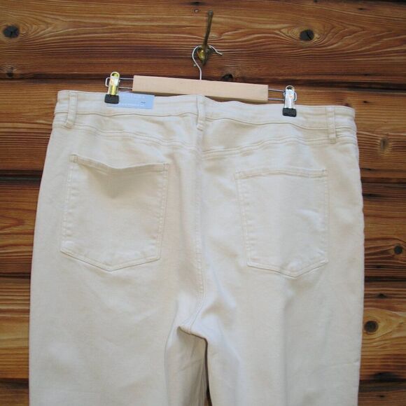 NWT Chicos Women’s Plus Size High Rise Straight Crop Jeans 20 - Picture 8 of 12